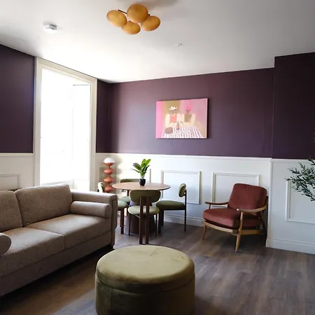 Meus Apartments, West End