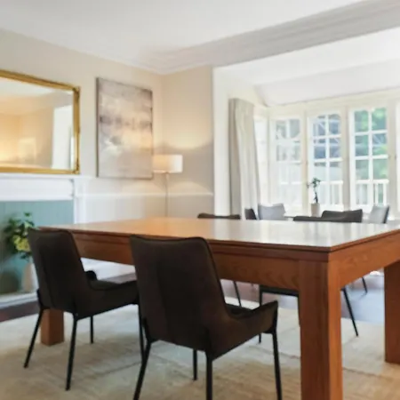 Modern Premium Penthouse Ramsay Gardens Edinburgh