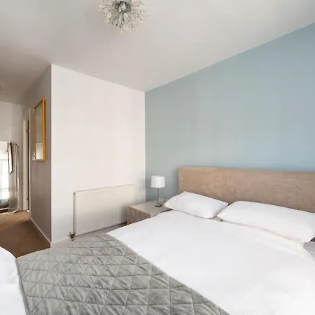 Modern 2 Bed In Apartment