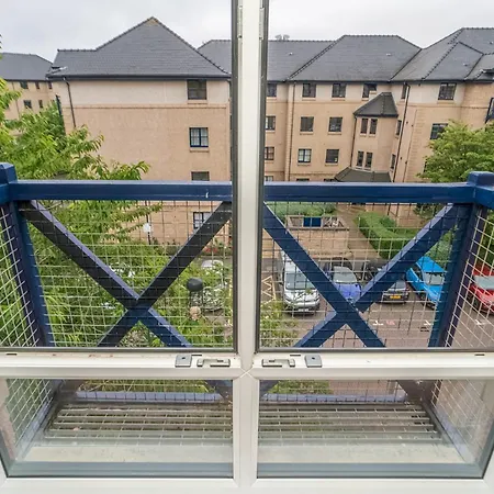 Cosy Murrayfield Flat - Pass The Keys Apartment Edinburgh