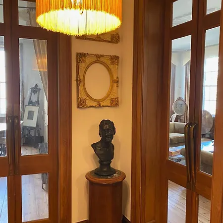 Elegant Main Door, 2 Floor Flat In Historic Leith Edinburgh