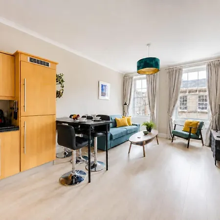 Bnbnova - 2br - West End Castle *