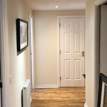 15 Min From Centre Apartment *