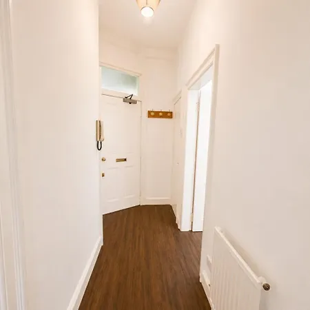 Apartment Sleeps 4 Free Parking Modernised 1 Bedroom Edinburgh