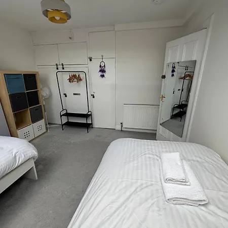 Large Duplex Flat In Leith On Leith Walk 아파트 에든버러