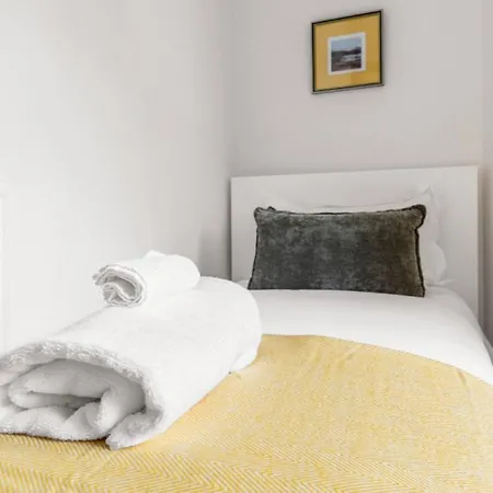 Apartment 1 Bedroom With Sleeps 3