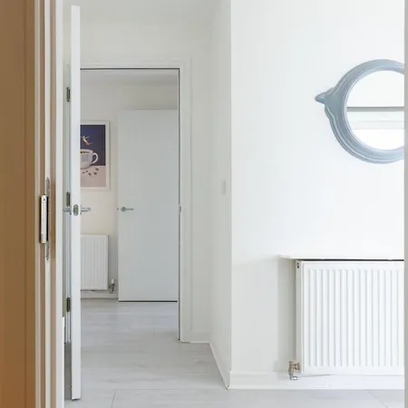 Lovely Sea View 2bdr Flat In *