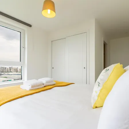 Lovely Sea View 2bdr Flat In Apartment