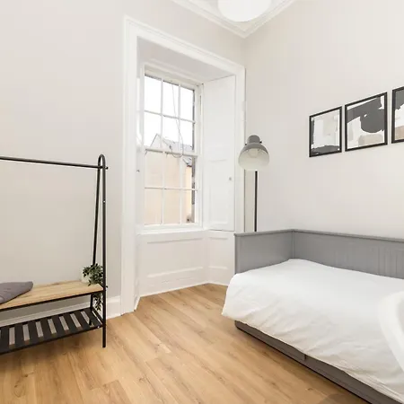 Apartamento 6-bedroom In The Heart Of West End