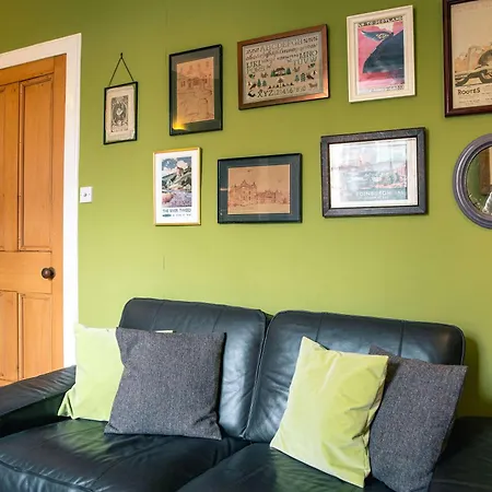 1 Bed Overlooking The Historic Greyfriars Church Edinburgh