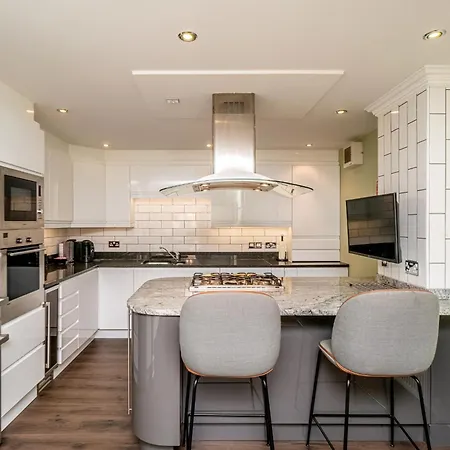 Stylish Hideaway In - Pass The Keys Apartment *