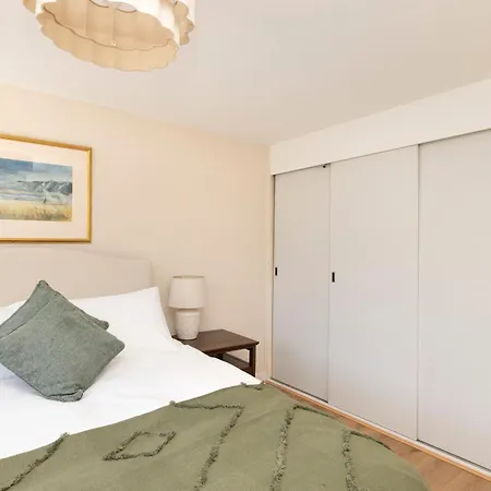 Apartment Stylish 2-bedroom In Stockbridge *
