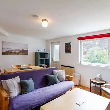 Serene 2bdr Retreat By Holyrood Park