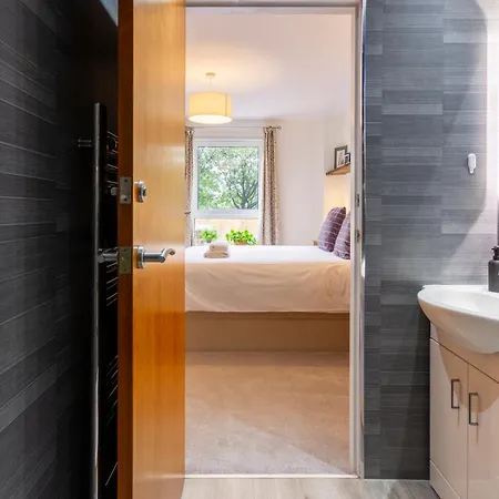 Leafy Leith 2bdr Retreat With A Private Balcony Apartamento