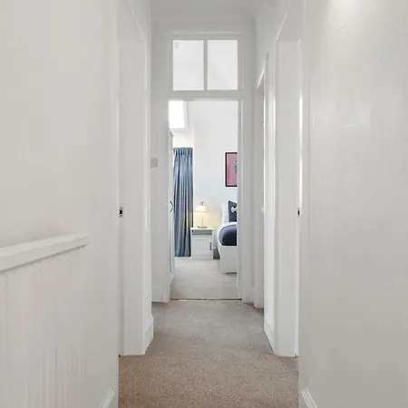 Apartment Modern Premium Penthouse Ramsay Gardens Edinburgh
