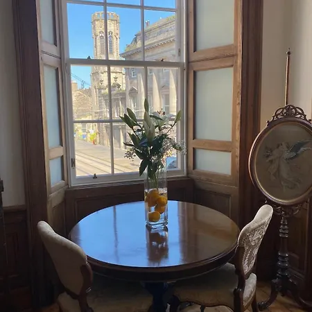 Elegant Main Door, 2 Floor Flat In Historic Leith * Edinburgh