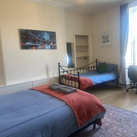 Apartment Pleasance 4 Bedrooms 7 Beds