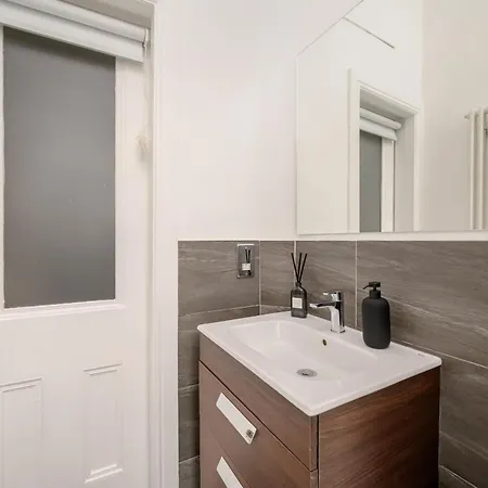Brunswick 2 Bedroom - Edinburgh