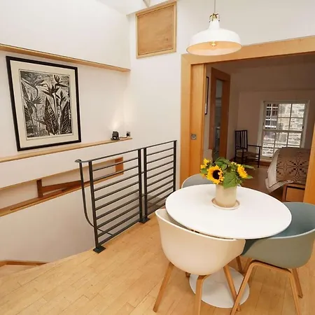 West End Retreat In Apartament Edynburg