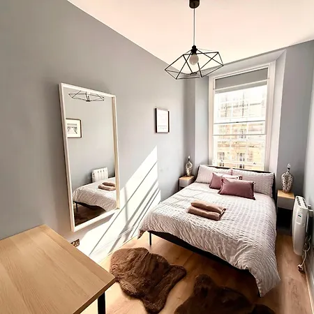 Old Town - Superfast Wifi - 3br Sleeps 7 * Edimburgo