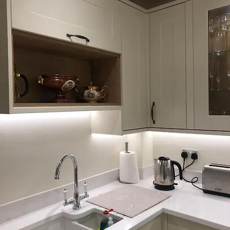 Beautiful 2-bedroom New-town Lägenhet