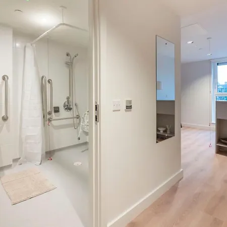 Straits Place In *