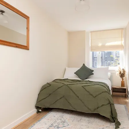 Stylish 2-bedroom In Stockbridge Edinburgh