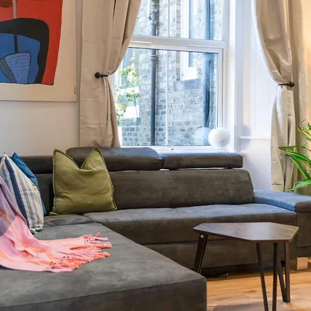 Modern 2 Bedroom Flat In Bonnington Sleeps 6 Edinburg
