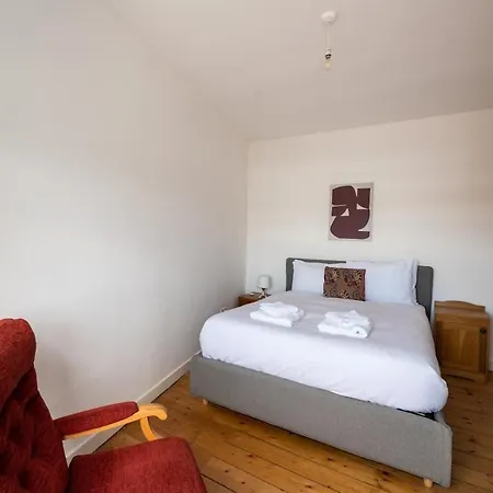 Sunny Flat In Leith With The View Of Arthur's Seat * Edimburgo