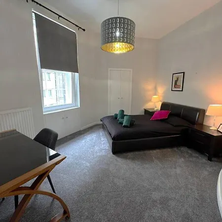 Apartment Centre - Sunshine On Leith Street *