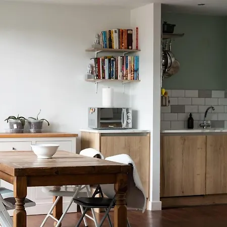 Apartment Modern 2 Bed In *
