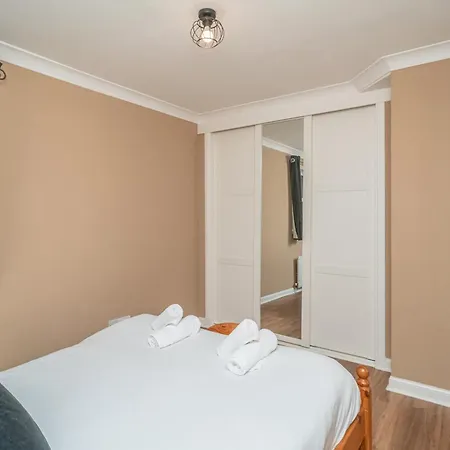 Cosy Murrayfield Flat - Pass The Keys Edinburgh