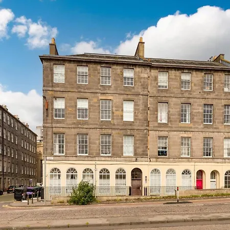 Large Traditional Flat In Apartment