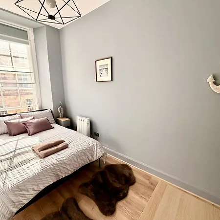 Old Town - Superfast Wifi - 3br Sleeps 7 *