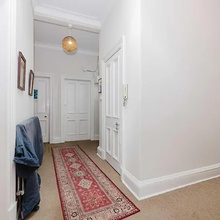 Apartment Classic Tenement Meadows & Centre Edinburgh