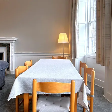 Centre Flat On Hanover Street Edinburgh