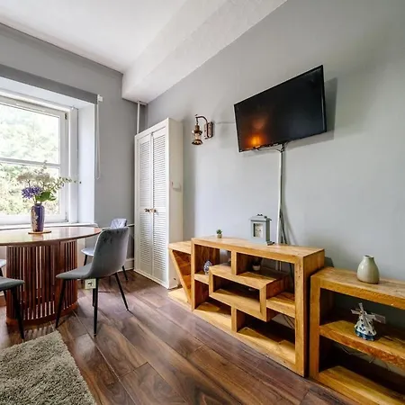 The Bonnie Bothy , Sleep 5, Cosy Stay! Edinburgh