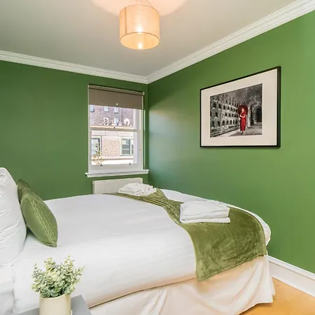 Stylish Hideaway In - Pass The Keys * Edinburgh