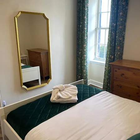 Luxury 2 Bedroom On Famous Royal Mile *