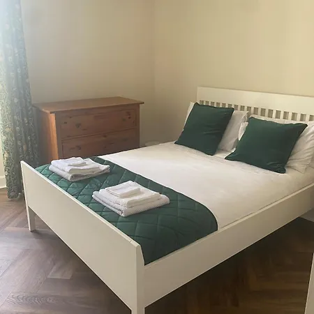 Luxury 2 Bedroom On Famous Royal Mile Apartment Edinburgh
