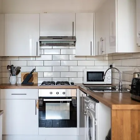 Sunny Flat In Leith With The View Of Arthur's Seat Edimburgo
