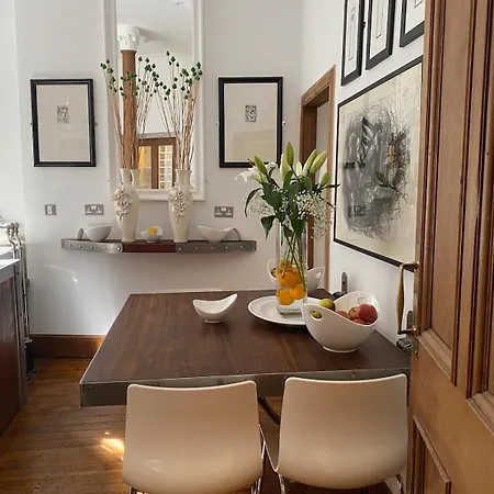 Elegant Main Door, 2 Floor Flat In Historic Leith Apartamento Edimburgo