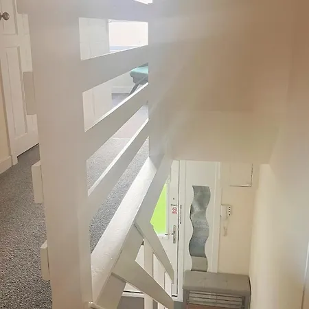 Entire Duplex Flat Center *