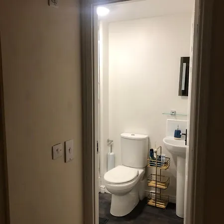 15 Min From Centre Apartment