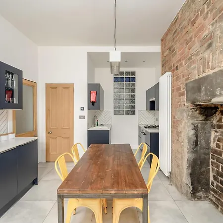 Apartment Brunswick 2 Bedroom -