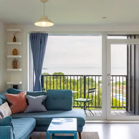 Apartment Lovely Sea View 2bdr Flat In *