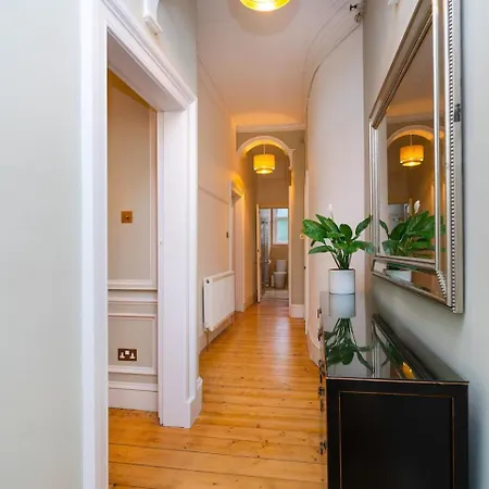 Elegant Victorian On Holyrood Park * Edinburg