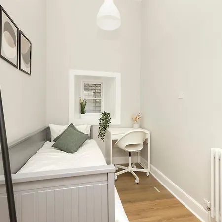 6-bedroom In The Heart Of West End * Edinburgh