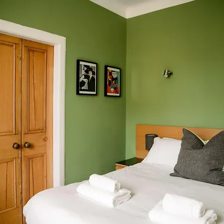 Apartment 1 Bed Overlooking The Historic Greyfriars Church *