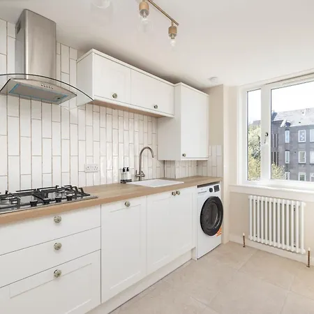 Stylish 2-bedroom In Stockbridge *